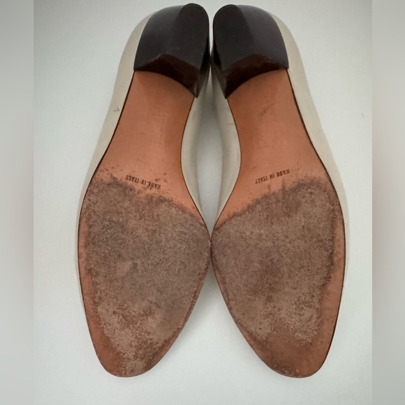 Salvatore Ferragamo Boutique Made in Italy Cream Heeled Loafers Size 8 - Picture 14 of 16